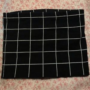 Black and white tub top